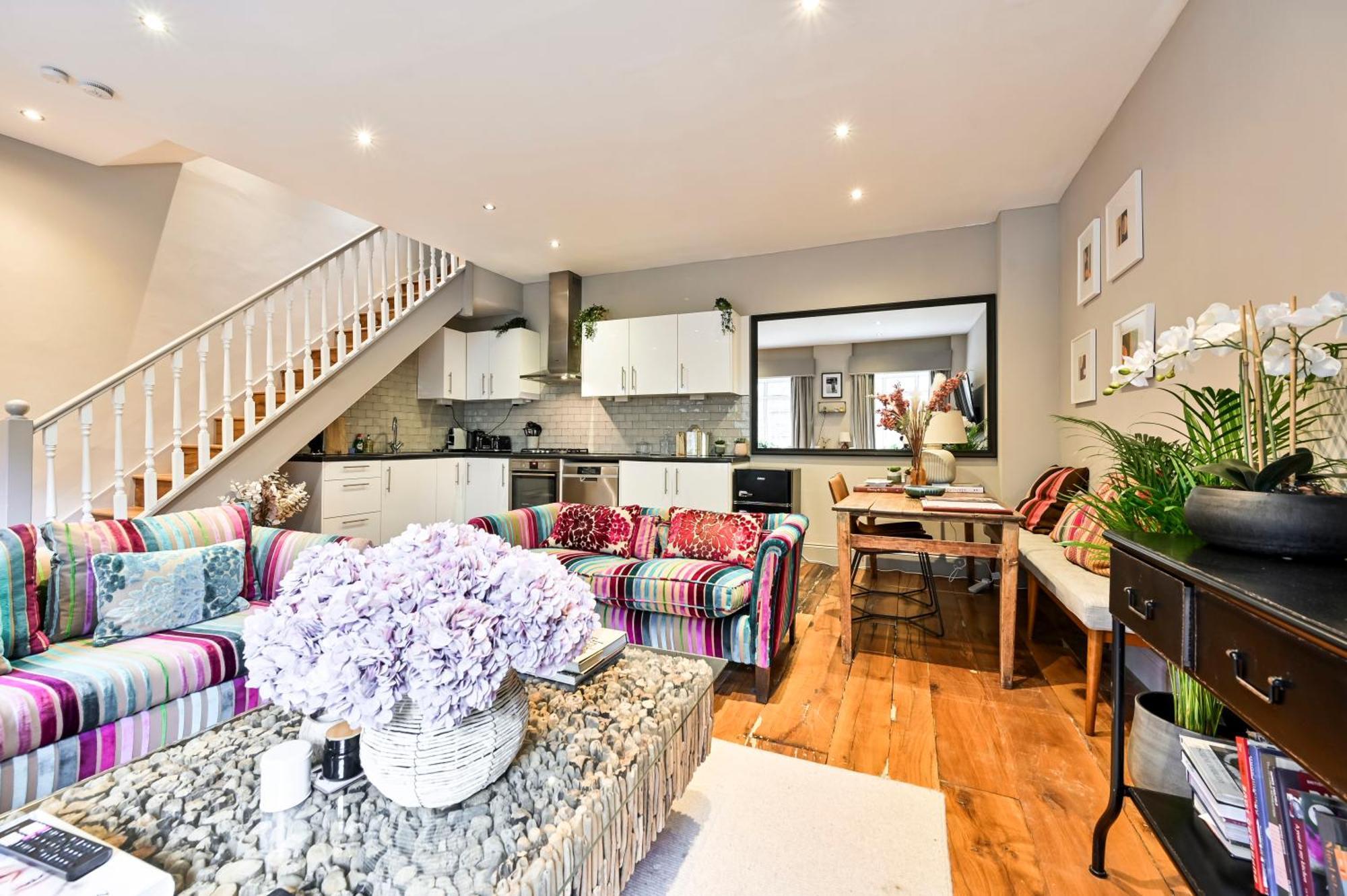 Apartamento Magnificent 2 Bed Hyde Park Mews House Londres Exterior foto